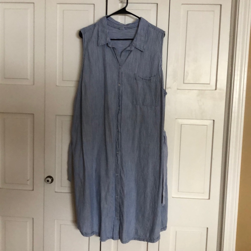 Sleeveless shirt dress